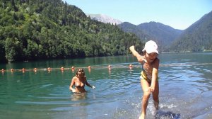 ВЕЛИКОЛЕПНОЕ ГОРНОЕ ОЗЕРО РИЦА. АБХАЗИЯ