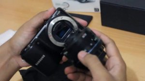 Unboxing Digital Camera Mirrorless Samsung NX2000