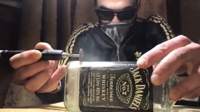 Разрезать бутылку Jack Daniel's смотреть онлайн