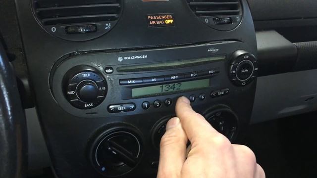 Entering Radio Code Volkswagen - Reset Radio SAFE Displayed смотреть онлайн
