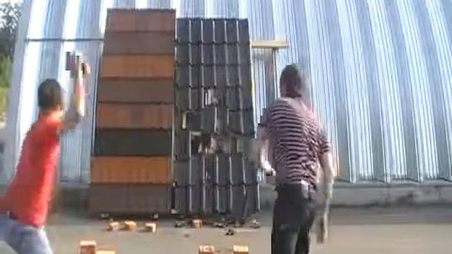 Испытание композитной и керамической черепицы на прочность