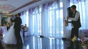 Свадебный танец под саксофон