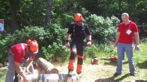 Отскок пилы без третьего зуба (в конце видео)