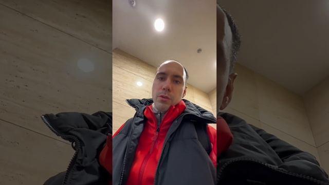 Возврат обуви в магазин / Любую одежду можно вернуть в магазин до 2 лет использования если есть Бра
