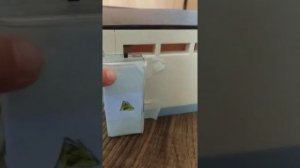 как можно сделать игрушечный гараж с светом, столиком