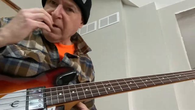 Playing the 1973 Epiphone ET-285 Bass смотреть онлайн