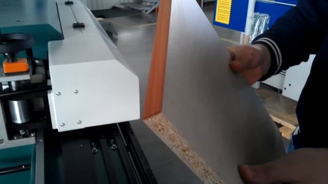 Кромкооблицовочный станок BEKKER MAX 330 V1 смотреть онлайн