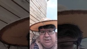 Расширяем гнездо в улье лежаке и убираем поилки..mp4