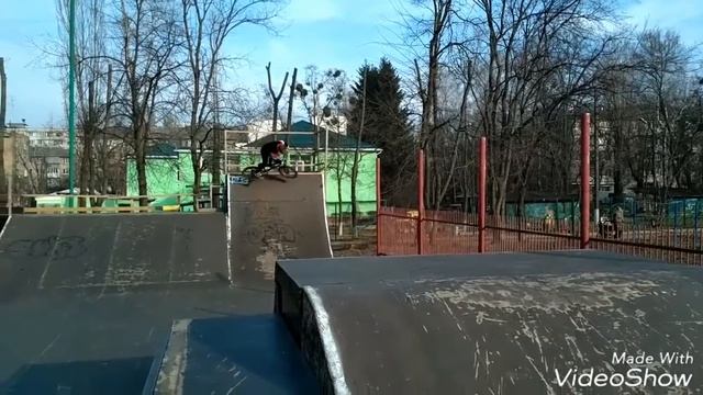 Трюки на Бмх в парке. Аааааттттттт смотреть онлайн