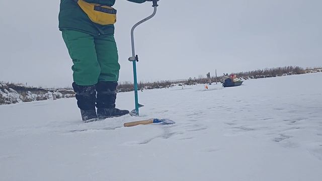 я первый раз на зимней рыбалке смотреть онлайн