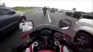 сумасшедшая езда на мотоцикле