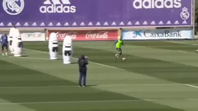 Тренировка Роналду в Реал Мадриде.Тренировка Роналду (Футбол Легенд)mp4. смотреть онлайн