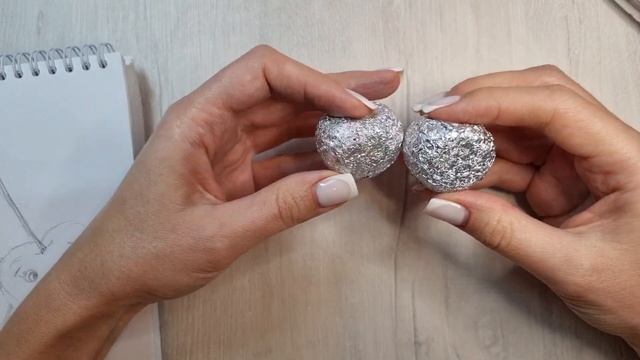 Елочная игрушка из папье-маше Вишенки Урок №1 смотреть онлайн