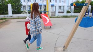 Украсть за три минуты: в Волжском провели эксперимент с похищением детей с площадок