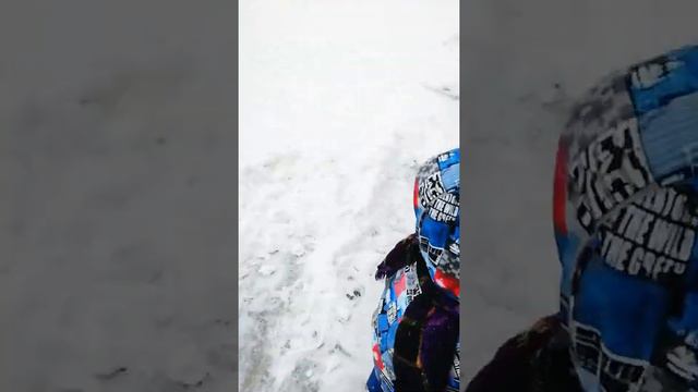 Уборка снега во дворе. Маленький помощник смотреть онлайн