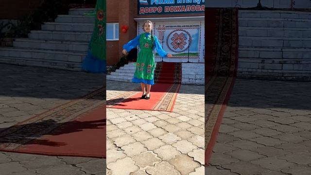 марийский танец(уличный праздник в с.Енахметово) смотреть онлайн