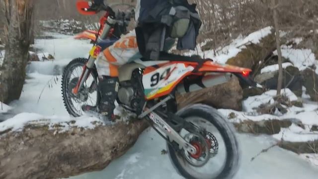 Hard enduro Приморский край .Малая Крещеновка. Река на Пидан смотреть онлайн
