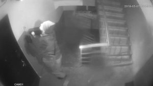 Когда соседям не нравится, когда в подъезде установлены камеры