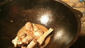 УТКА С ЯБЛОКАМИ, в казане