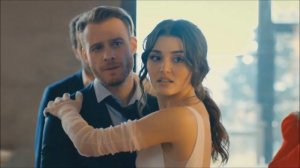 Regalo romántico de Kerem Bürsin a Hande Erçel