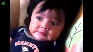 Малыши пугаются очень смешно!!!