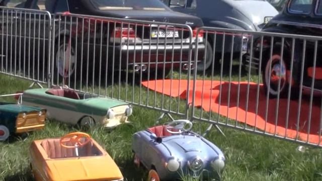 Old Car Land. Музей авиации, ретро авто + посадка самолёта. смотреть онлайн