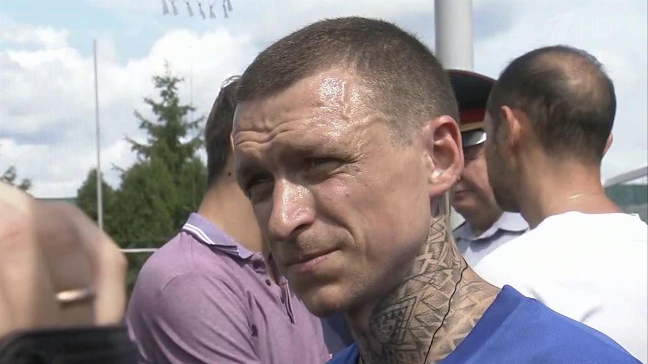 Футболисты Павел Мамаев и Александр Кокорин в сост...али против профессионального клуба из Белгорода