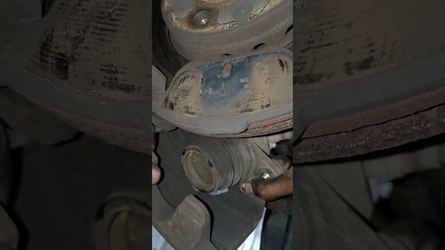 Renault duster Brake pad change. renult duster petrol and diesel #instagram #renult Brake service. смотреть онлайн