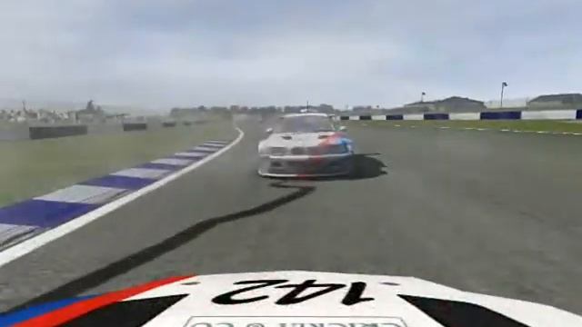 GTR2 - Close Call at Silverstone смотреть онлайн