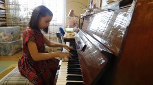 Марианна Лемешкина, 7 лет. Дж.Шёнбергер "Нашептывая" (обр. Д.Крамера)