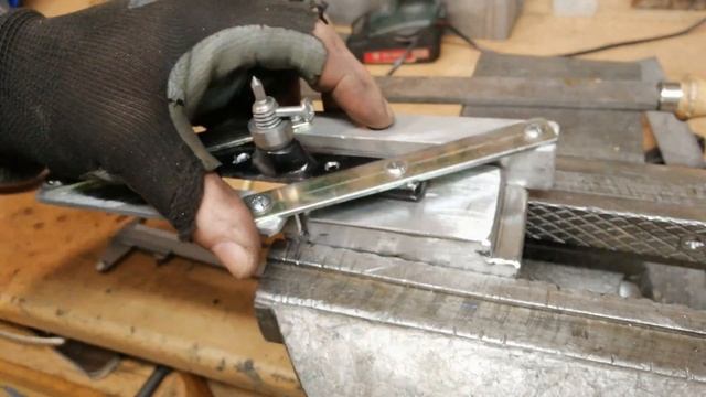 Токарные работы. Изготовления самодельного люнета. Люнет своими руками для токарного станка. смотреть онлайн