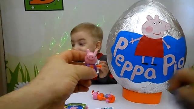Свинка Пеппа Пиг большое яйцо сюрприз открываем игрушки Un énorme oeuf ...