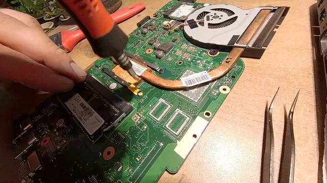 замена аккумулятора на ноутбуке Asus