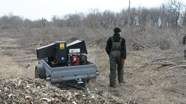 ПЕРЕРАБОТКА ВЕТОК В ДРОВА! Измельчитель 2В130 смотреть онлайн