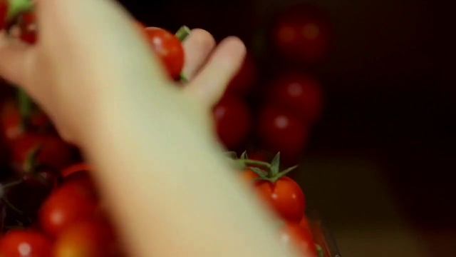 МАЛО КТО ЗНАЕТ ДЕЙСТВИИ ПОМИДОРА НА ОРГАНИЗМ. ЧТО БУДЕТ ЕСЛИ ЕСТЬ ПОМИДОРЫ? #помидор #пользаивред