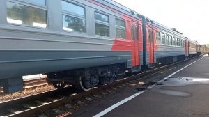 Отправление ЭР2 1338 под тепловозом ДМ62 1781 со ст Приветненское