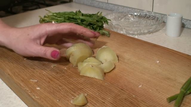 ТЕПЛЫЙ САЛАТ ПО-ДЕРЕВЕНСКИ !!!(с чесночно - горчичным соусом)