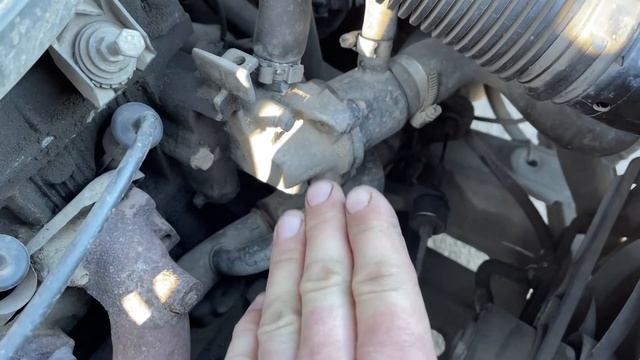 Как настроить высоту педали сцепления на Рено Логан #лайфхак смотреть онлайн