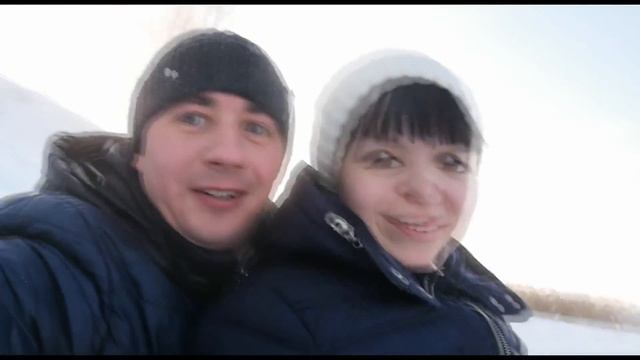 С рождеством! Катаемся на плюшках. Горки. влог shuriki VLOG Семья в селе смотреть онлайн