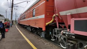 Тепловоз ТЭМ18ДМ-1361 с пожарным поездом и приветливой бригадой