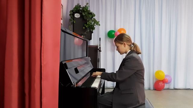 Козаченко Александра, Е  Гнесина,  Волчок
