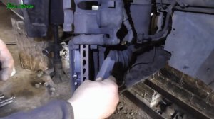 Замена передних тормозных колодок Renault Trafic 2