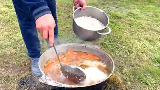 ПЛОВ | НАСТОЯЩИЙ УЗБЕКСКИЙ ПЛОВ | КАК ПРИГОТОВИТЬ УЗБЕКСКИЙ ПЛОВ | ВКУСНЫЙ РЕЦЕПТ ПЛОВА НА КОСТРЕ. смотреть онлайн