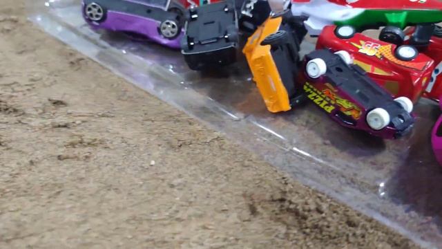 Looking For Lightning McQueen,Mater,Jackson Storm,Wingo,Boost,Frank,Finn, RED