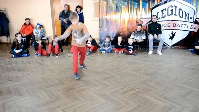 Legion battle studio (Стас Богдан vs Динис Ростик) смотреть онлайн