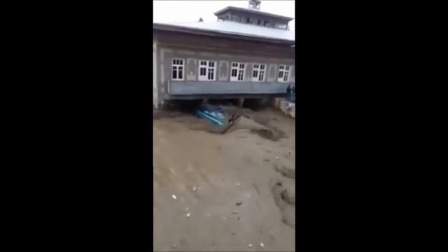 Самые безумные наводнения и оползни 2017 (часть 2).