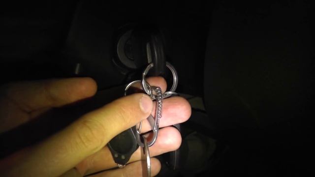 EDC ключи. Victorinox, капсула выживания, про паракорд и флешку