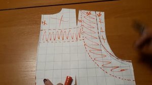 Моделируем летний сарафан простого кроя из двух видов ткани.mp4