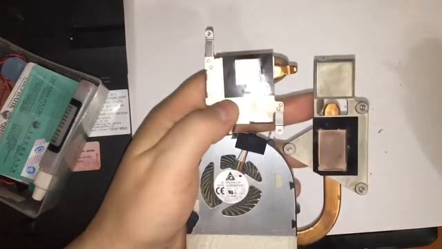 Lenovo Z570 разборка и чистка от пыли, замена термопасты смотреть онлайн