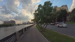 КРАСИВЫЕ МОСКОВСКИЕ ОБЛАКА ВО ВРЕМЯ ВЕЛОПРОГУЛКИ.